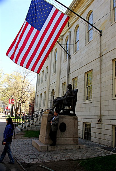 022-Памятник Джону Гарварду